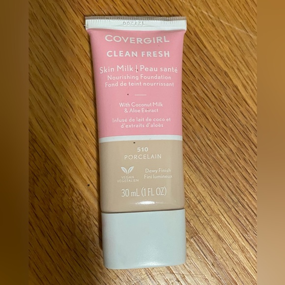 Skin milk nourishing foundation - Picture 2 of 2